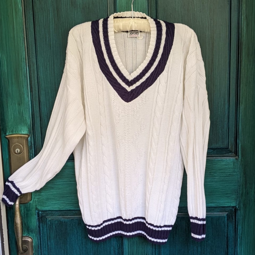 Vintage 80s Avon Style Corded Knit V-Neck Sweater | Navy & White Retro Pullover